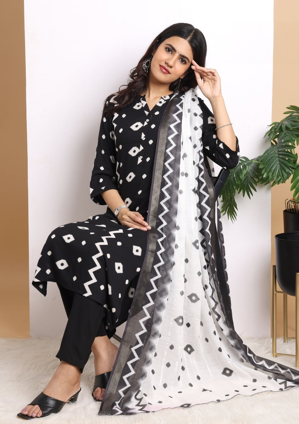 Monochrome Maze Pant Set with Dupatta