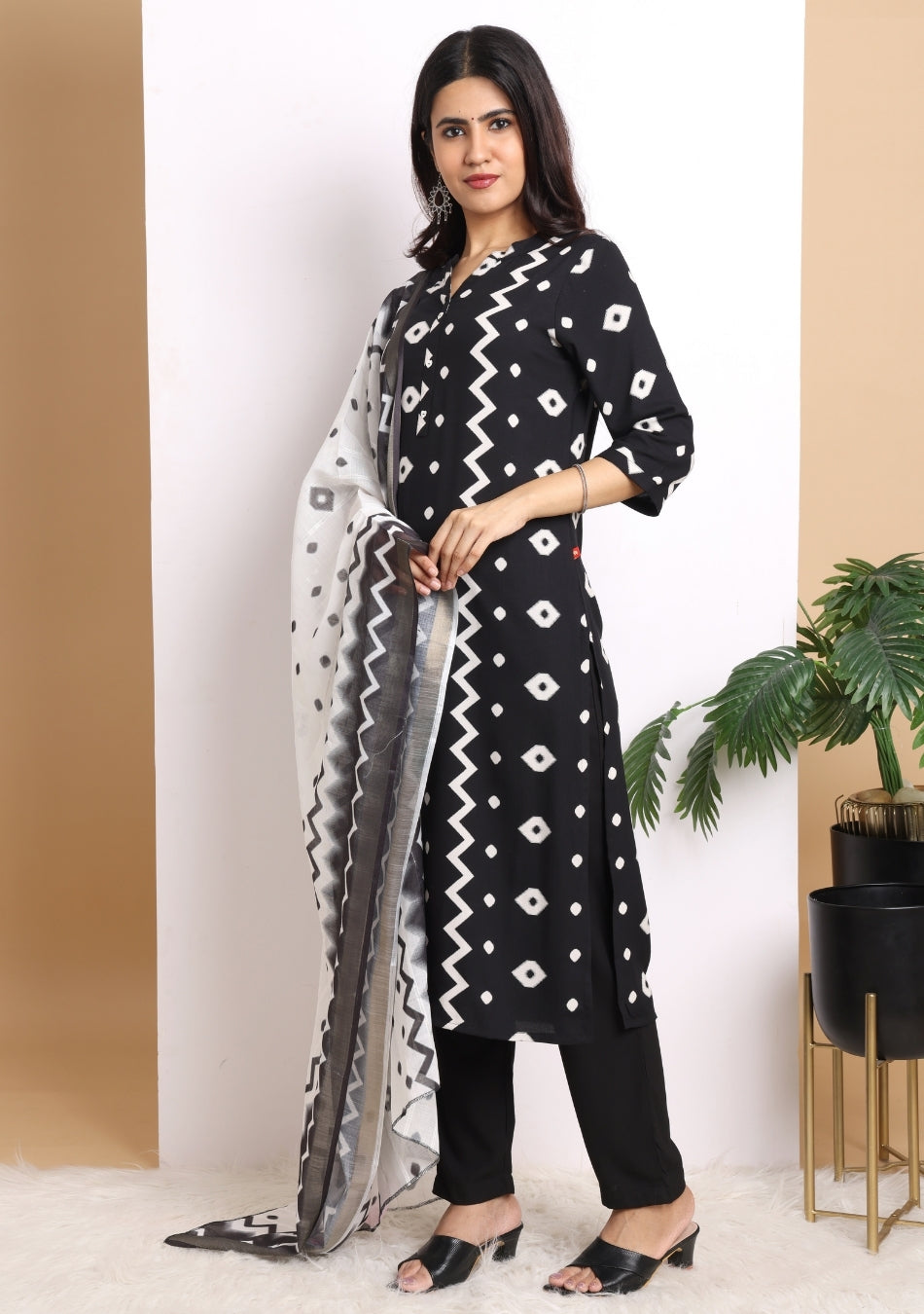 Monochrome Maze Pant Set with Dupatta