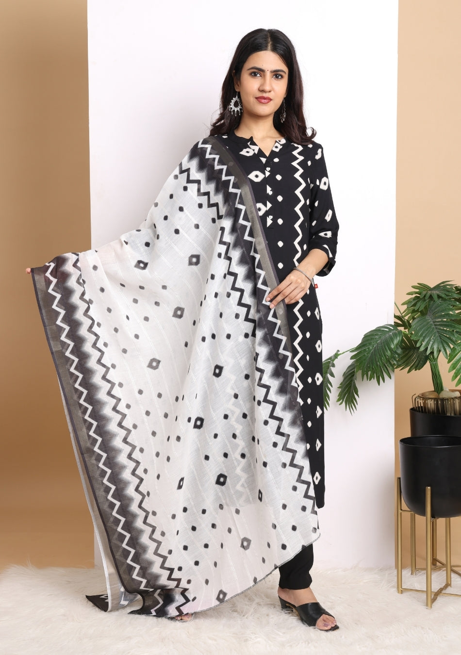 Monochrome Maze Pant Set with Dupatta