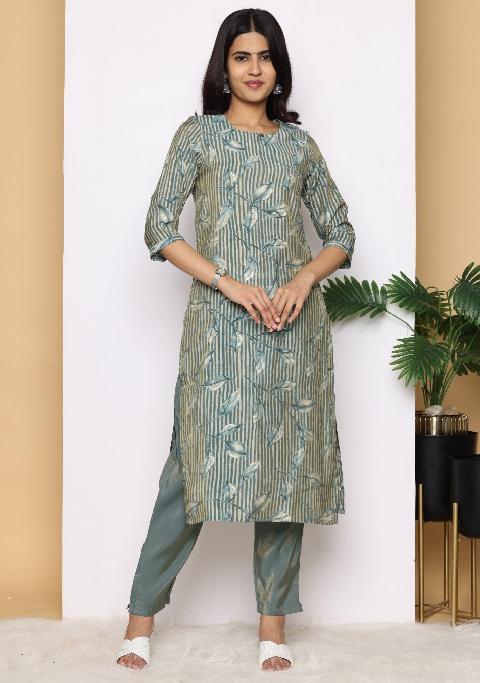 Emerald Leaf Ensemble Pant Set with Dupatta