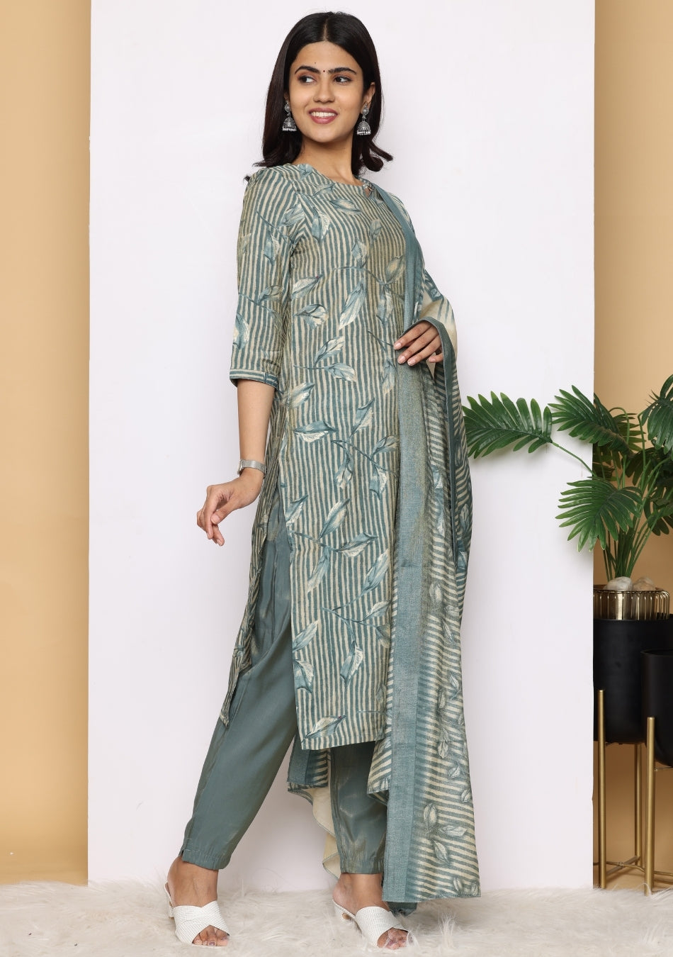 Emerald Leaf Ensemble Pant Set with Dupatta