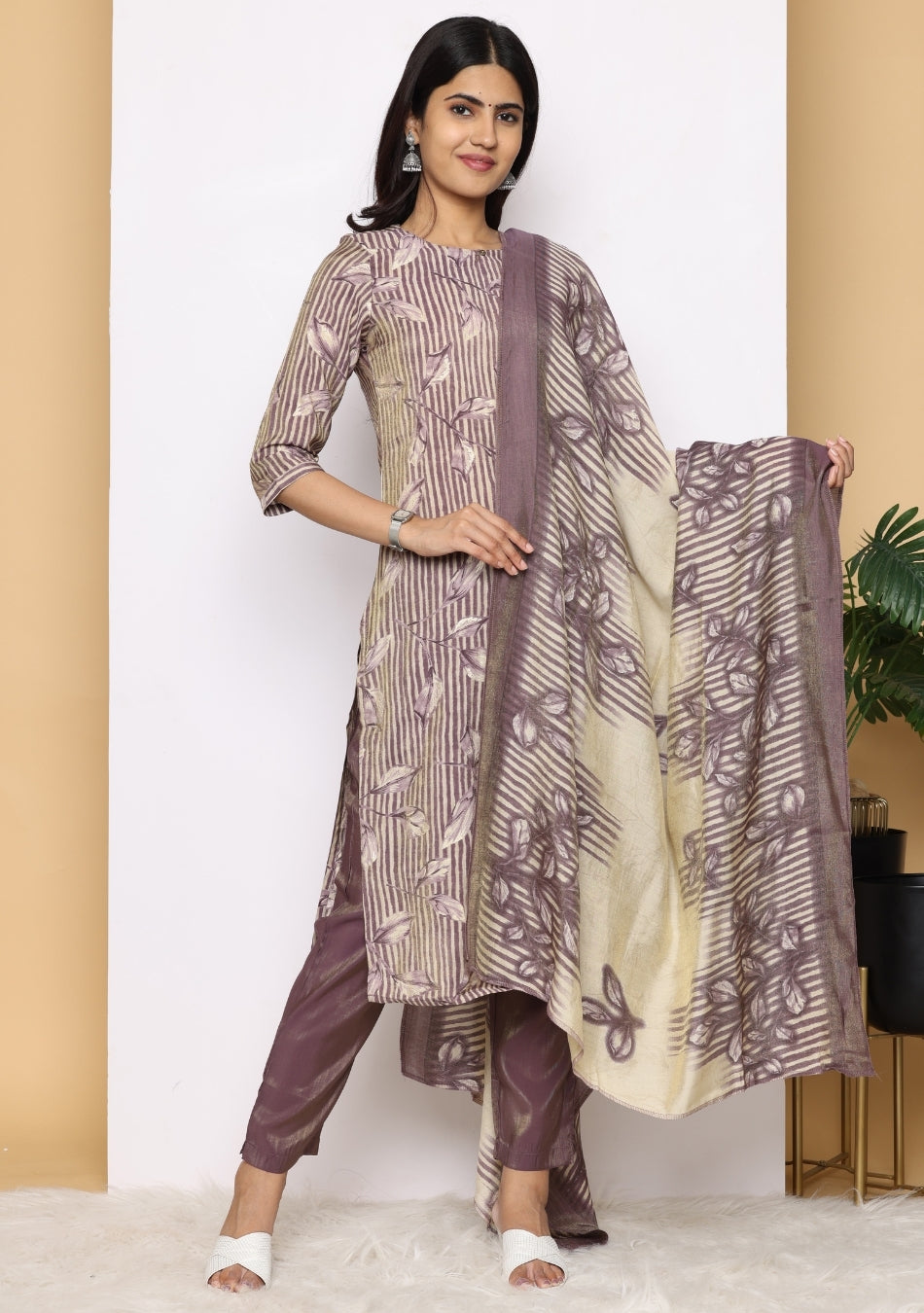 Lilac Leaf Pant Set with Dupatta