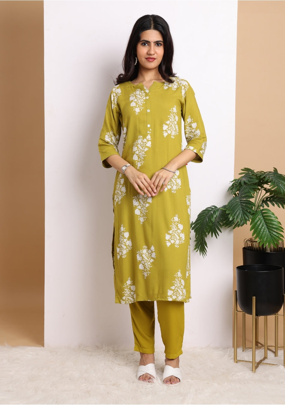 Sunlit Grove Pant Set with Dupatta