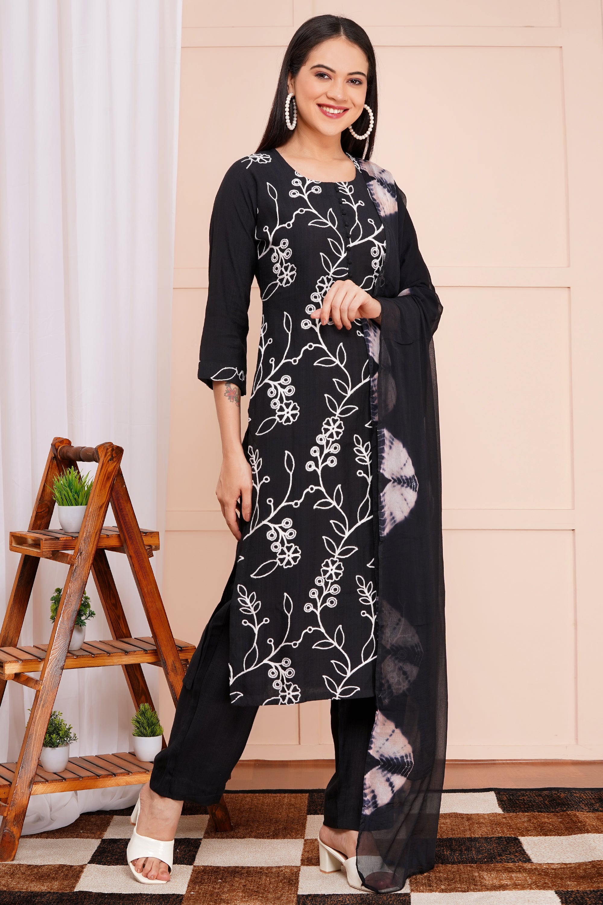 Midnight Bloom Pant Set with Dupatta