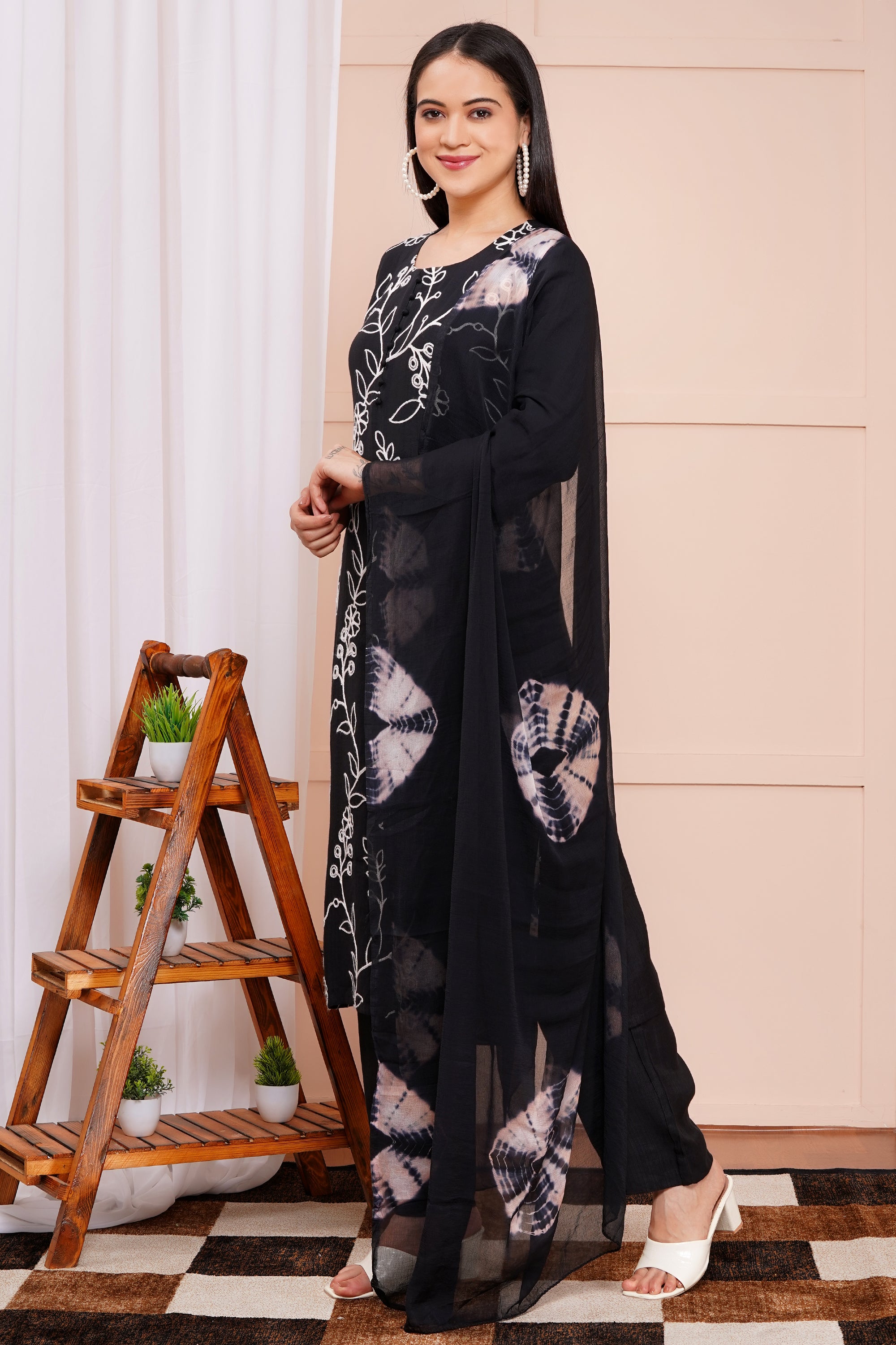 Midnight Bloom Pant Set with Dupatta