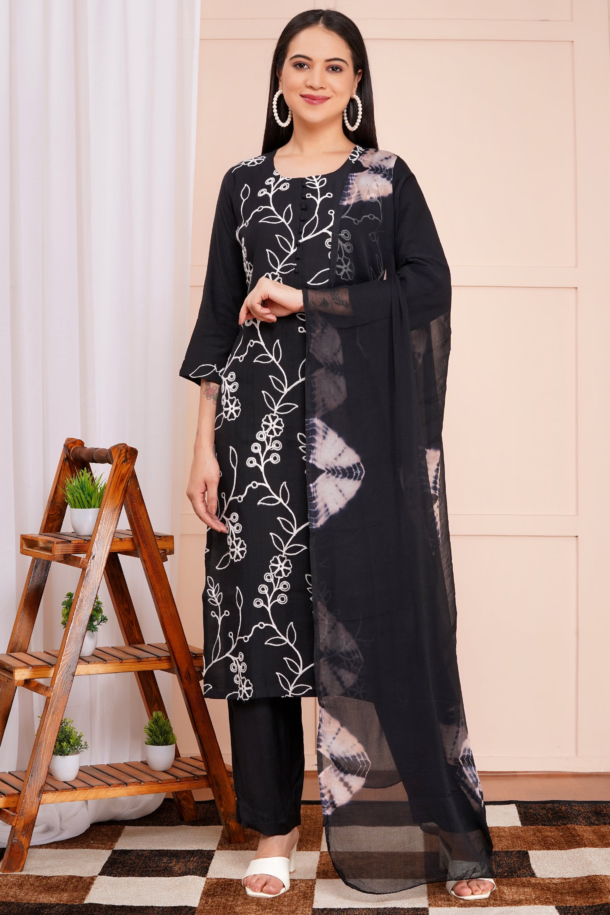 Midnight Bloom Pant Set with Dupatta